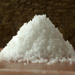 Papohaku Opal Hawaiian sea salt: "Try this salt sprinkled on grilled fish, plantains, fruit salads, or perhaps most startlingly, sushi and sashimi, is where this salt can, quite literally, make your food shine. Other recommendations are for pan seared your scallops."